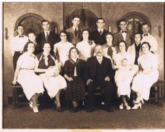 Froese fam early 40s.jpg